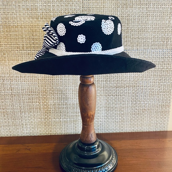 Paula Singleton Accessories Hpdesigner Extra Wide Brim Black White